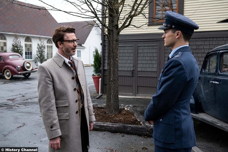 Project Blue Book S01e07 Michael Malarkey Captain Michael Quinn Aiden Gillen Dr Allen Hynek