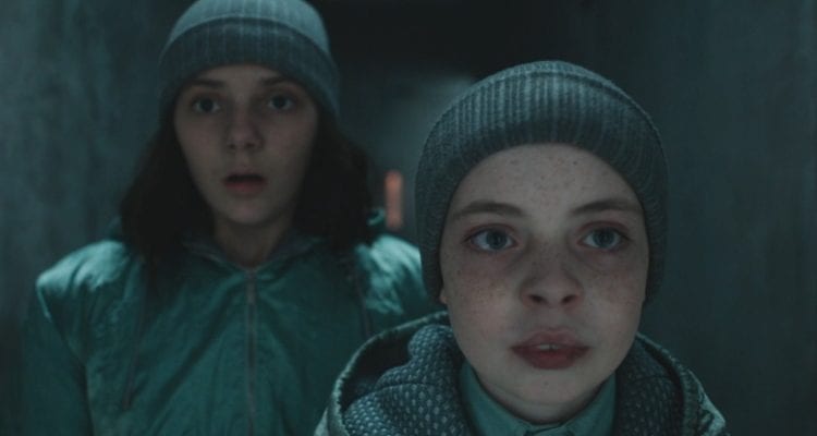 His Dark Materials S01e06 Dafne Keen Lyra Belacqua Lewin Lloyd Roger ...